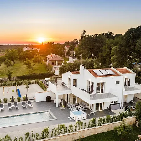 Hotel Casa Belladonna By Interhome